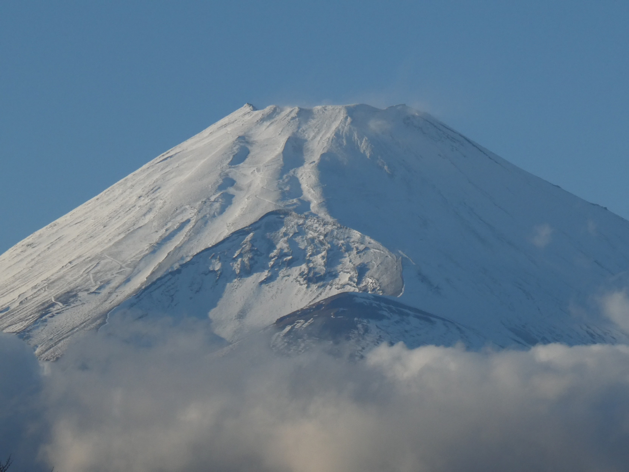 新雪の富士山