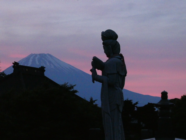 今月の観音と富士山